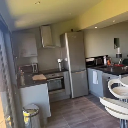 Apartman F2 Vue Mer, Jardin Privatif & Couchers De Soleil, Prestation De Gamme